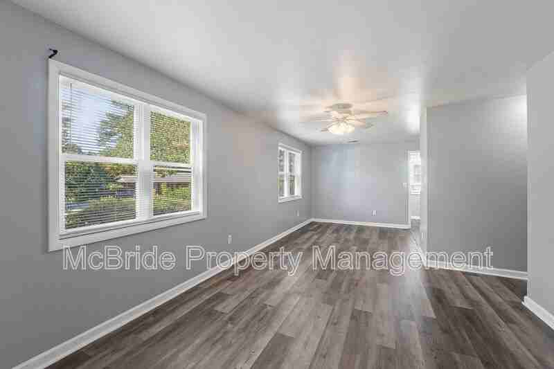 902 Alfred St Ne - Photo 4 of 23