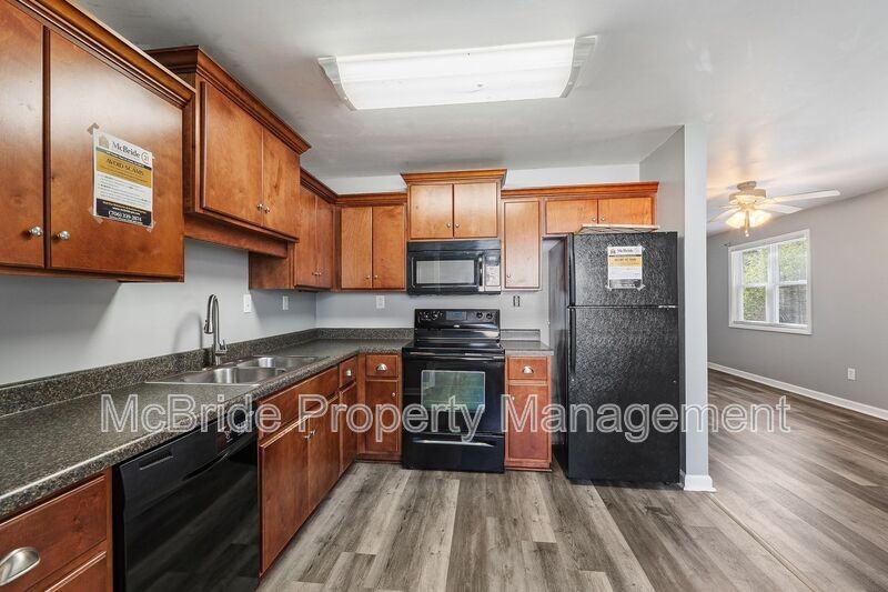 902 Alfred St Ne - Photo 7 of 23