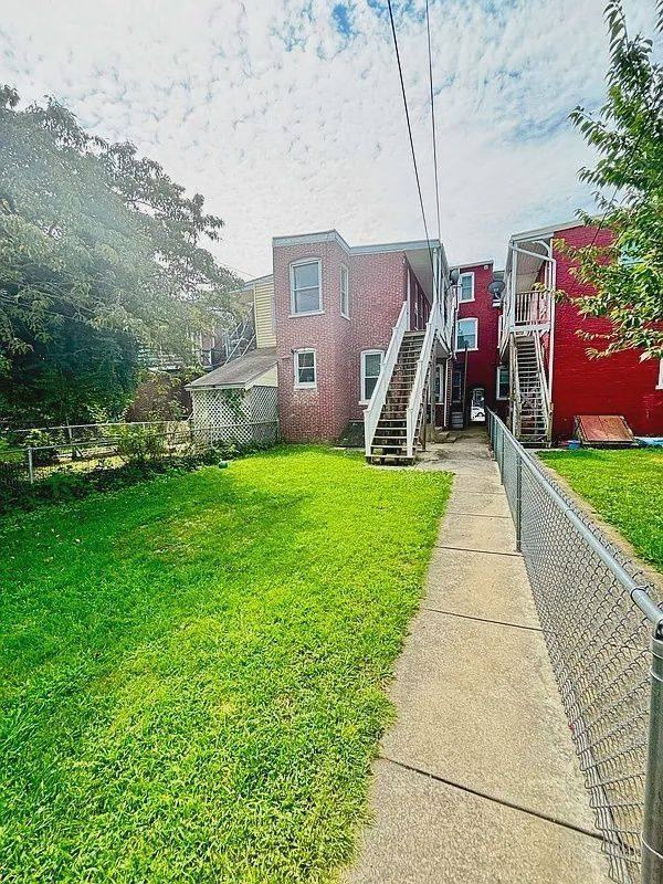227 E Clay St #3