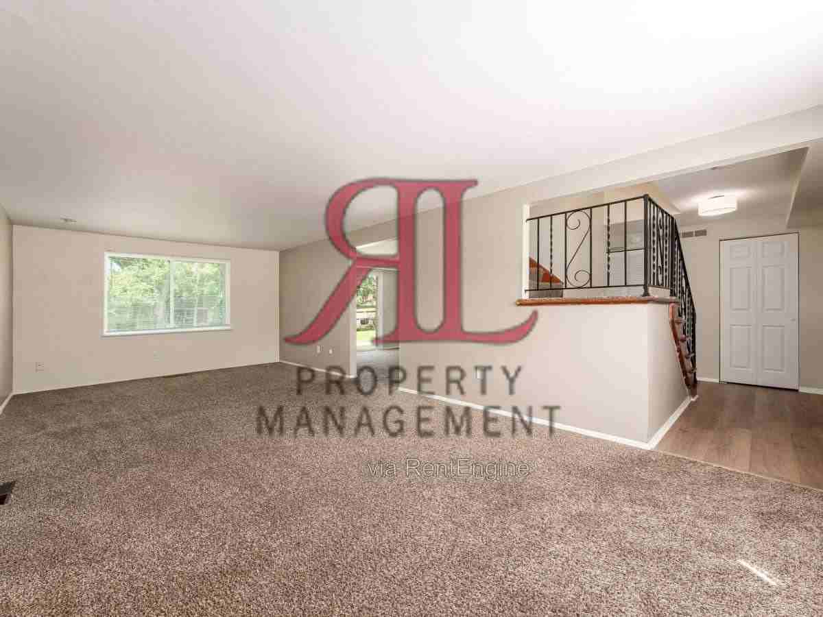 3664 Bogota Dr - Photo 3 of 10