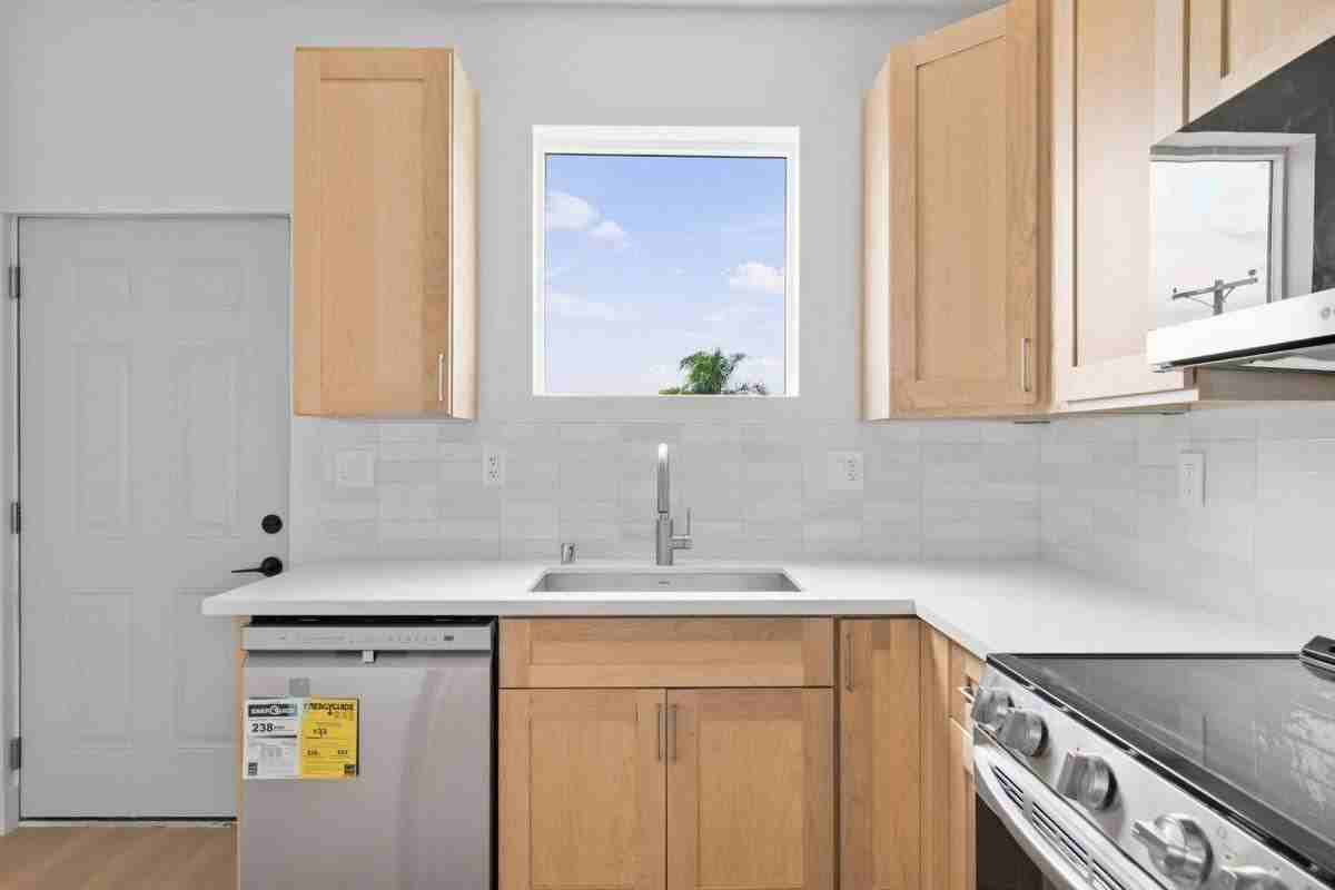 3518 Oak Glen Ln - Photo 3 of 10