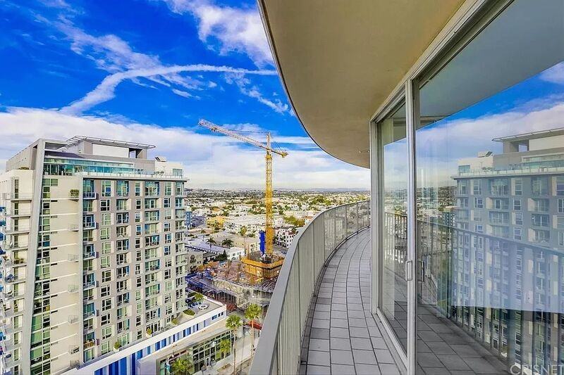 700 E Ocean Blvd #2101 - Photo 3 of 25