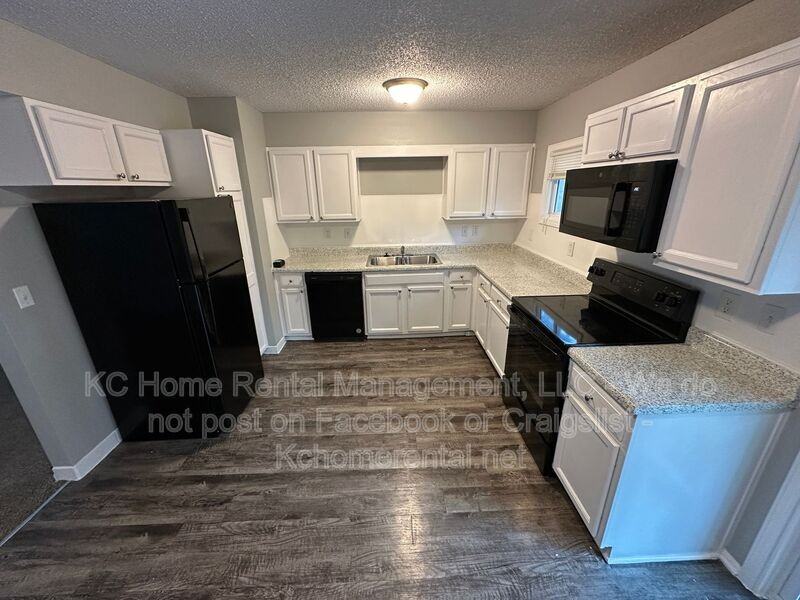 11407 Delmar St - Photo 4 of 25
