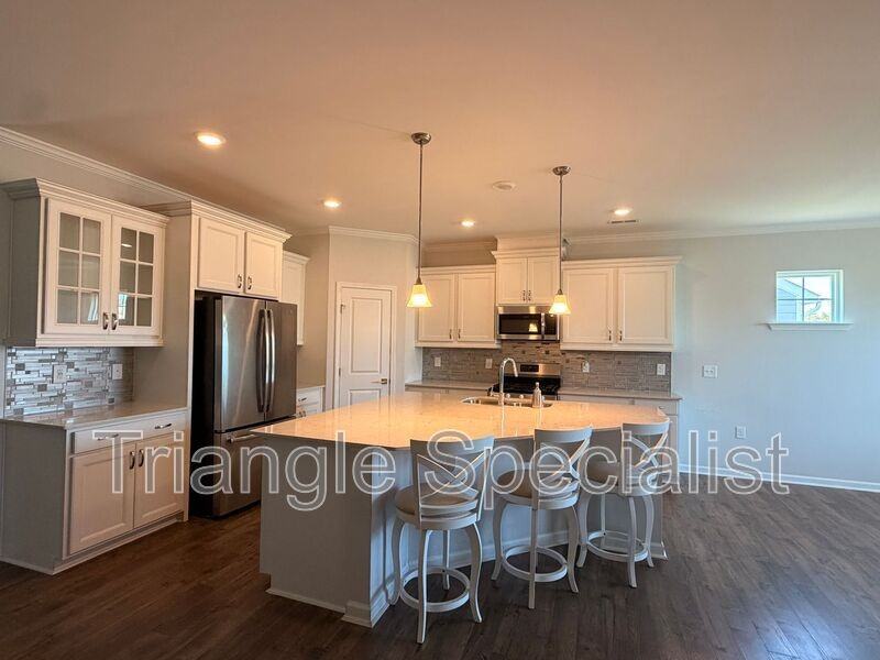 1111 Montague Ave - Photo 7 of 26