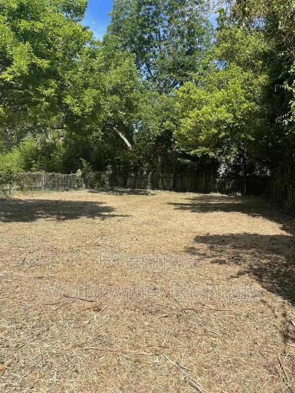 2733 Waverly Ave - Photo 6 of 8