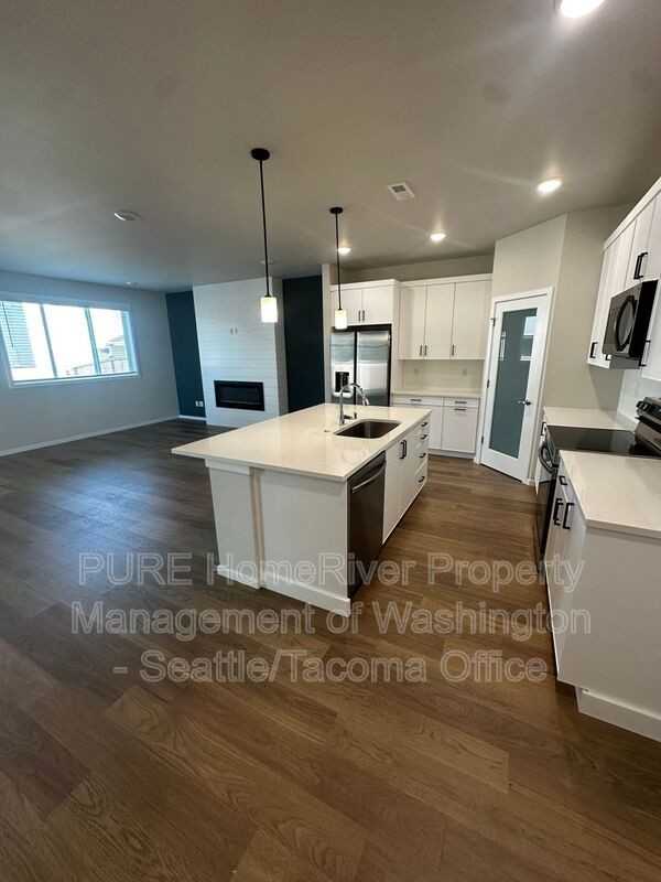 18201 35th Avenue Ct E - Photo 7 of 32