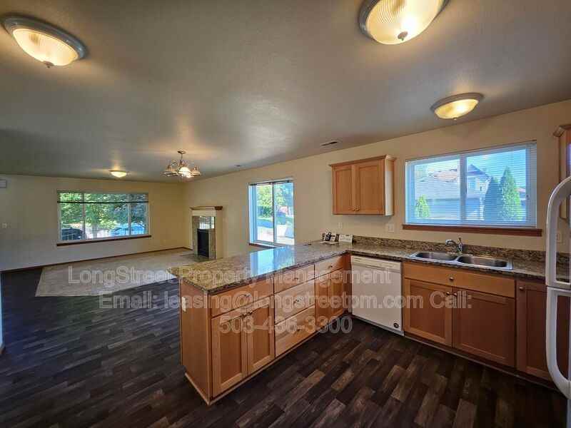 5236 N Harvard St - Photo 7 of 37