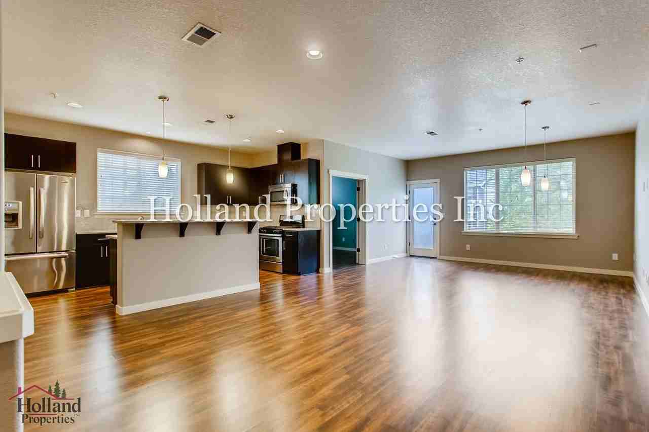 7903 Ne Rockne Way - Photo 4 of 31