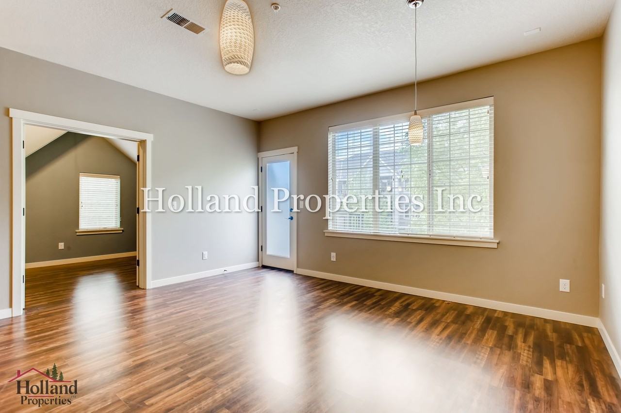 7903 Ne Rockne Way - Photo 5 of 31