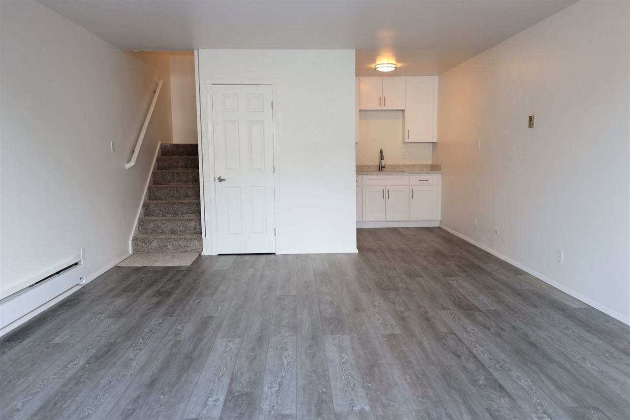 1587 Oxford St #6 - Photo 2 of 10