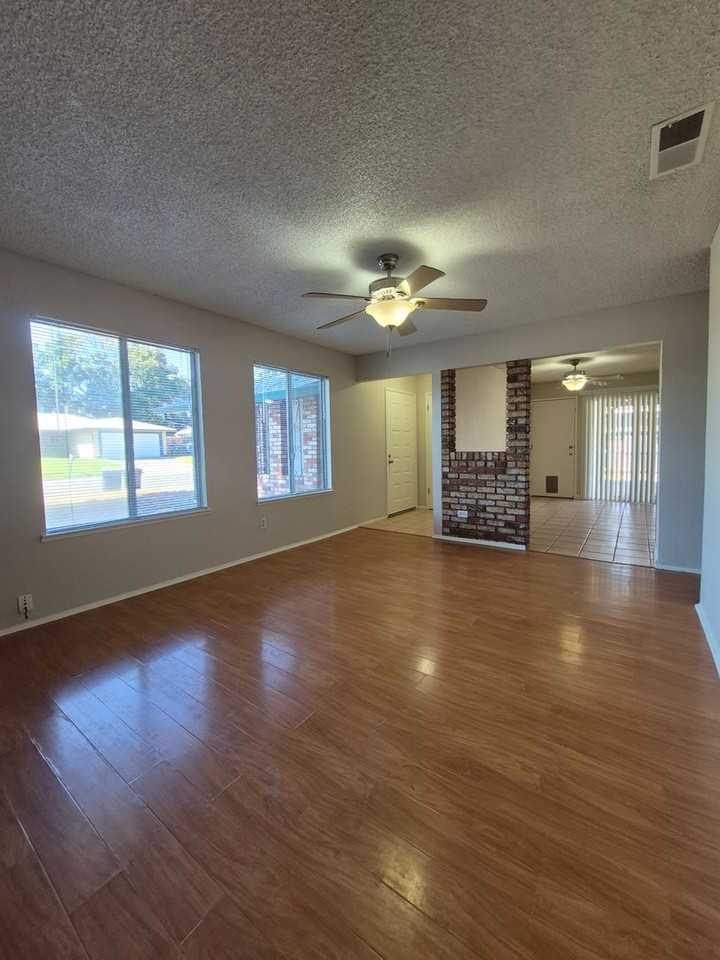 7520 Blackthorne Way - Photo 2 of 14