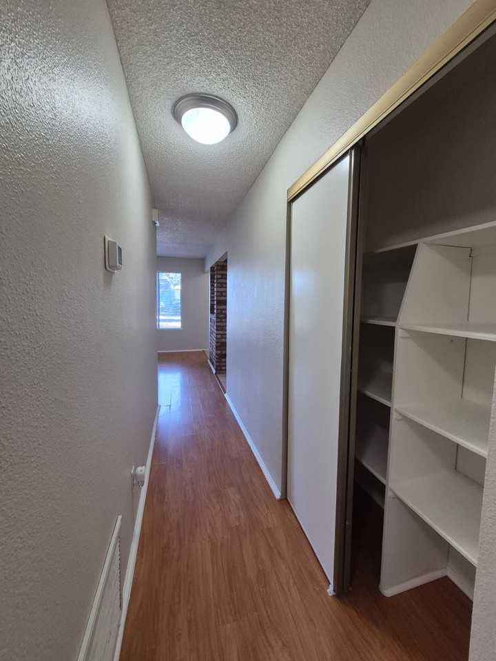 7520 Blackthorne Way - Photo 4 of 14