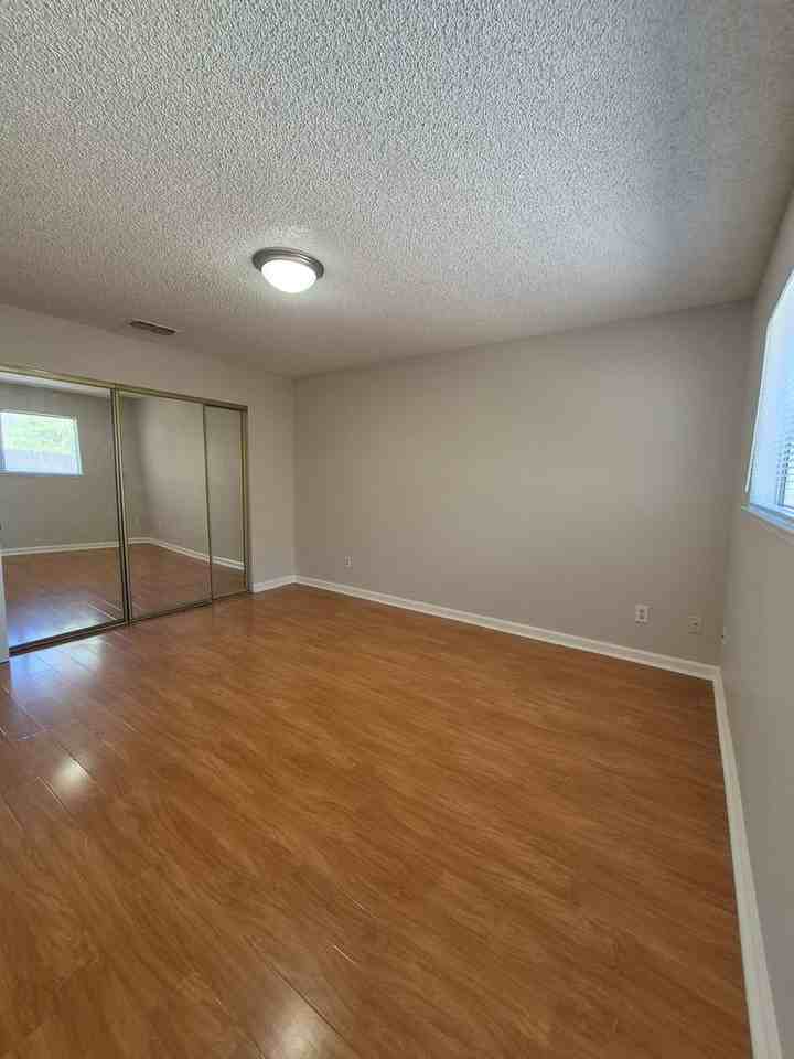 7520 Blackthorne Way - Photo 7 of 14