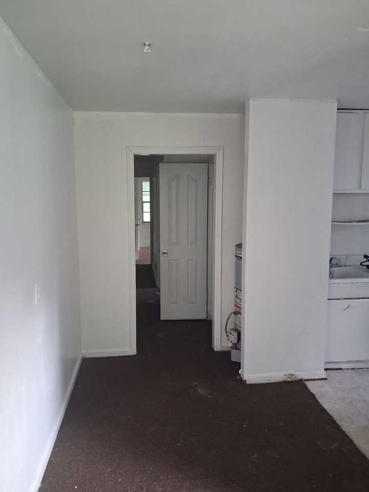 3083 Guernsey Ave - Photo 4 of 9