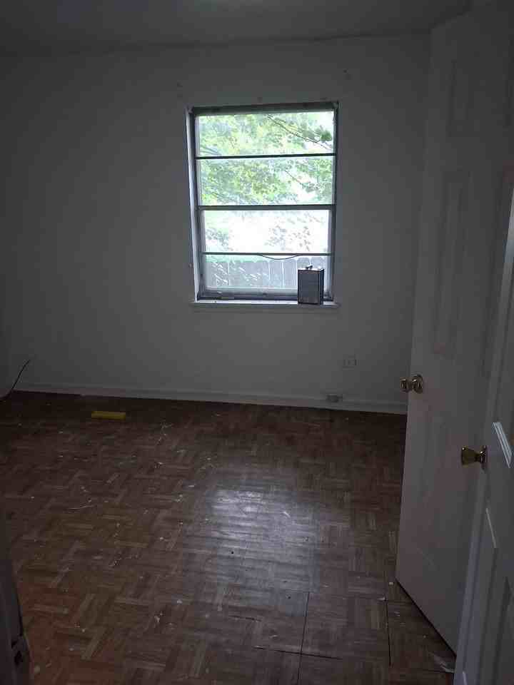 3083 Guernsey Ave - Photo 5 of 9