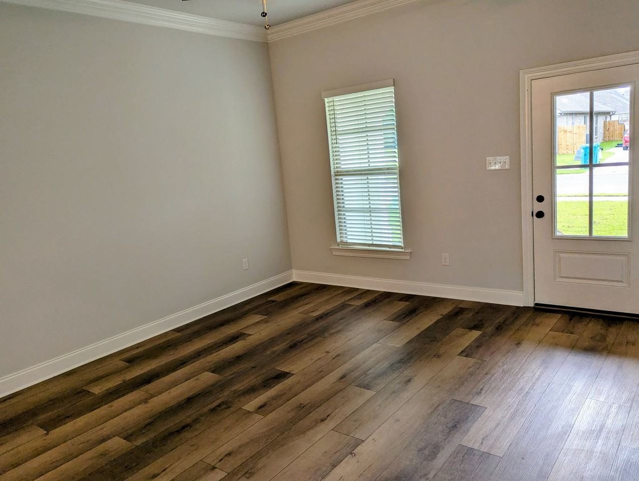 143 Ridley Ln - Photo 3 of 16