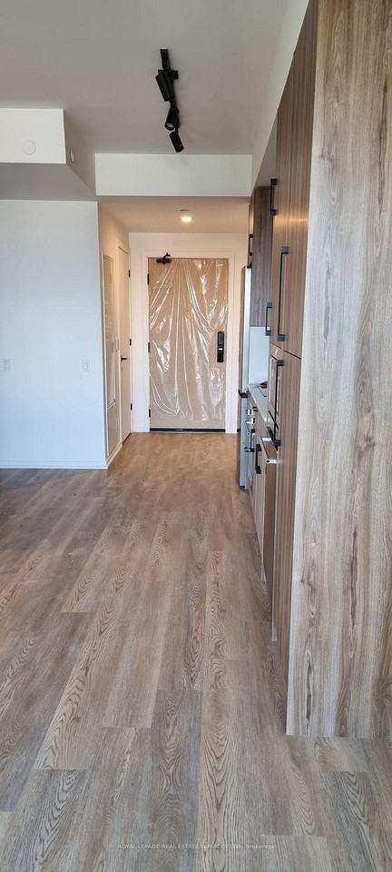 109 Erskine Avenue #1204 - Photo 3 of 9
