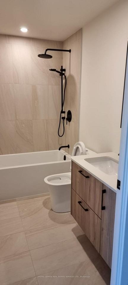 109 Erskine Avenue #1204 - Photo 4 of 9