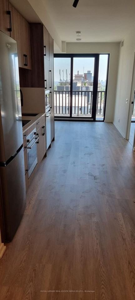 109 Erskine Avenue #1204 - Photo 5 of 9