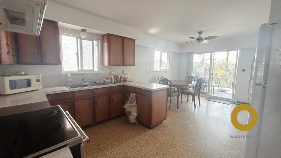 4119 Victoria Dr - Photo 3 of 13
