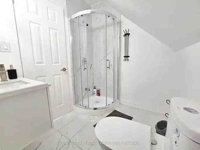 344 Shaw St #3 - Photo 4 of 6