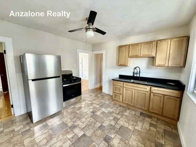 272 Willis Ave #2