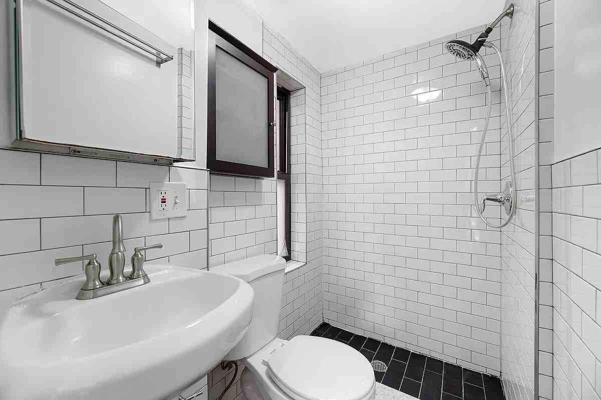 207 Madison St #3 - Photo 4 of 4