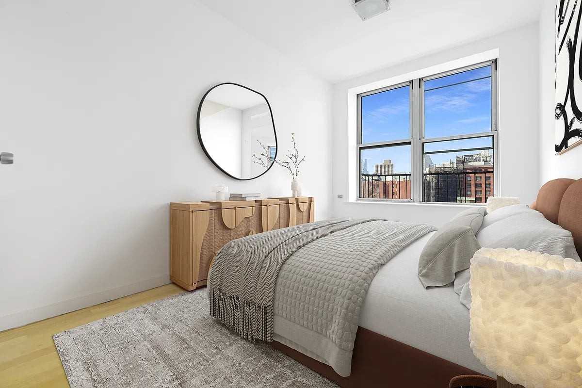 118 Ridge St #3B - Photo 2 of 5