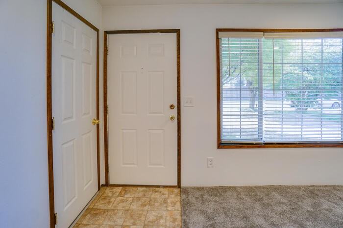 2225 34th Ave - Photo 5 of 35