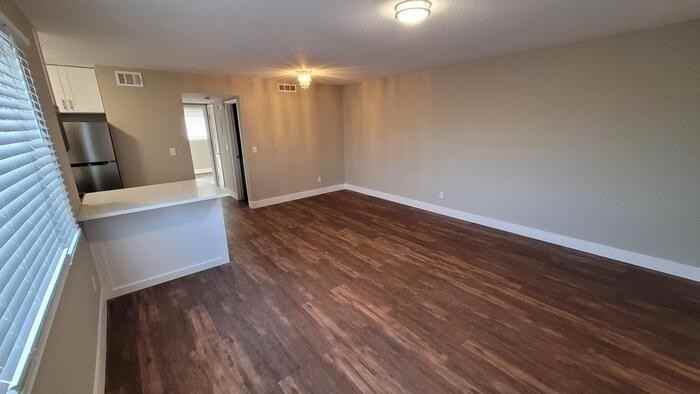 6020 Metcalf Ln #1A - Photo 3 of 26