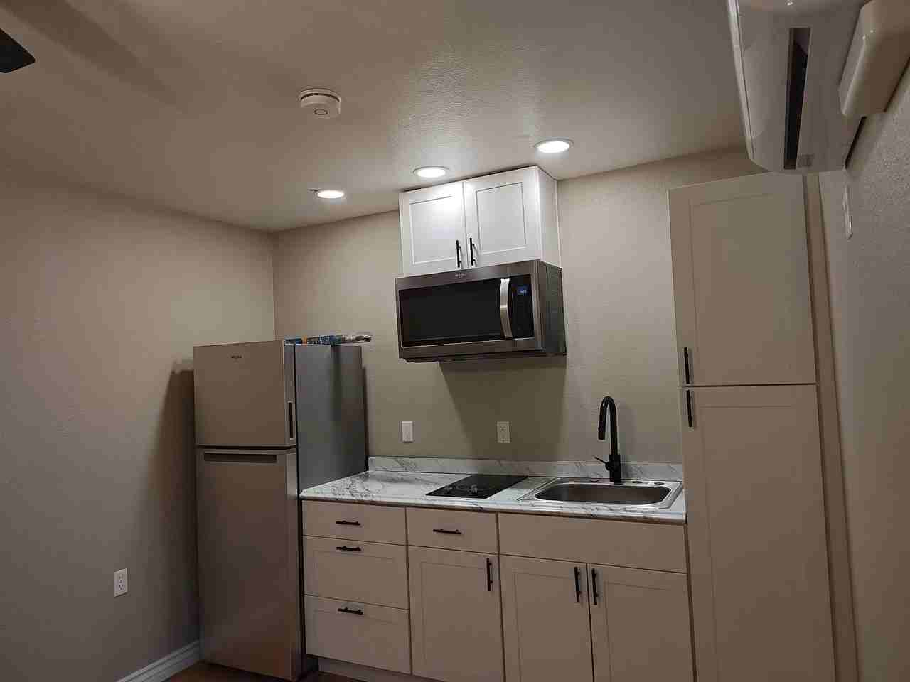 4745 Hawley Boulevard - Photo 7 of 25
