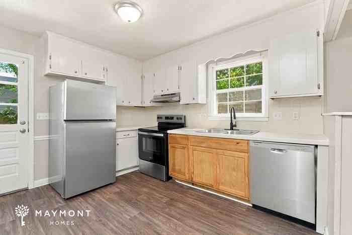 1107 Edenwood Dr - Photo 7 of 15