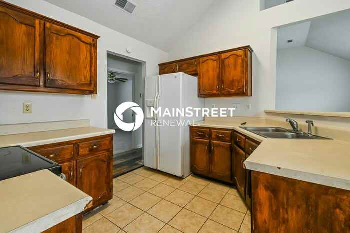 5930 Cottage Hill Dr - Photo 5 of 17