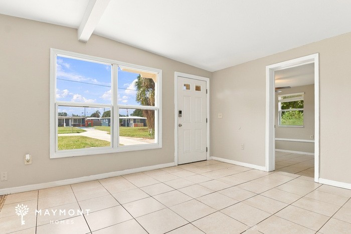 9073 Suncrest Blvd - Photo 5 of 15