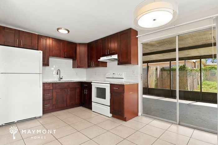 9073 Suncrest Blvd - Photo 6 of 15
