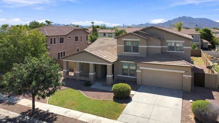3279 E Anika Dr - Photo 3 of 50