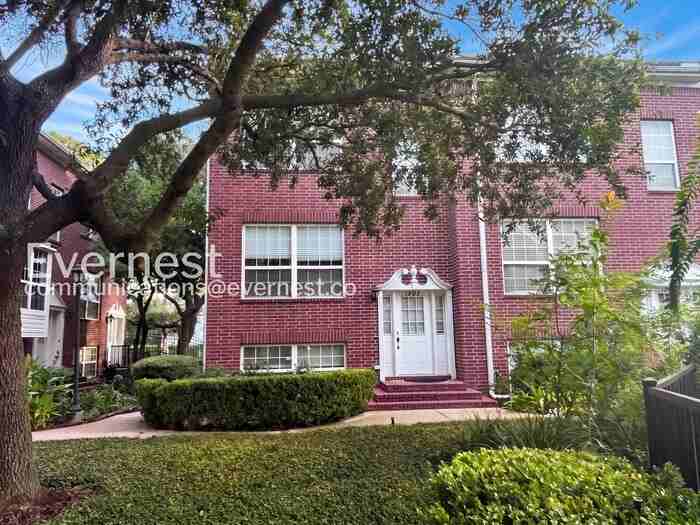 1302 Oakdale St - Photo 2 of 31