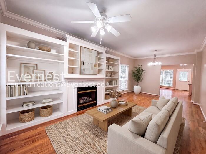 1302 Oakdale St - Photo 3 of 31