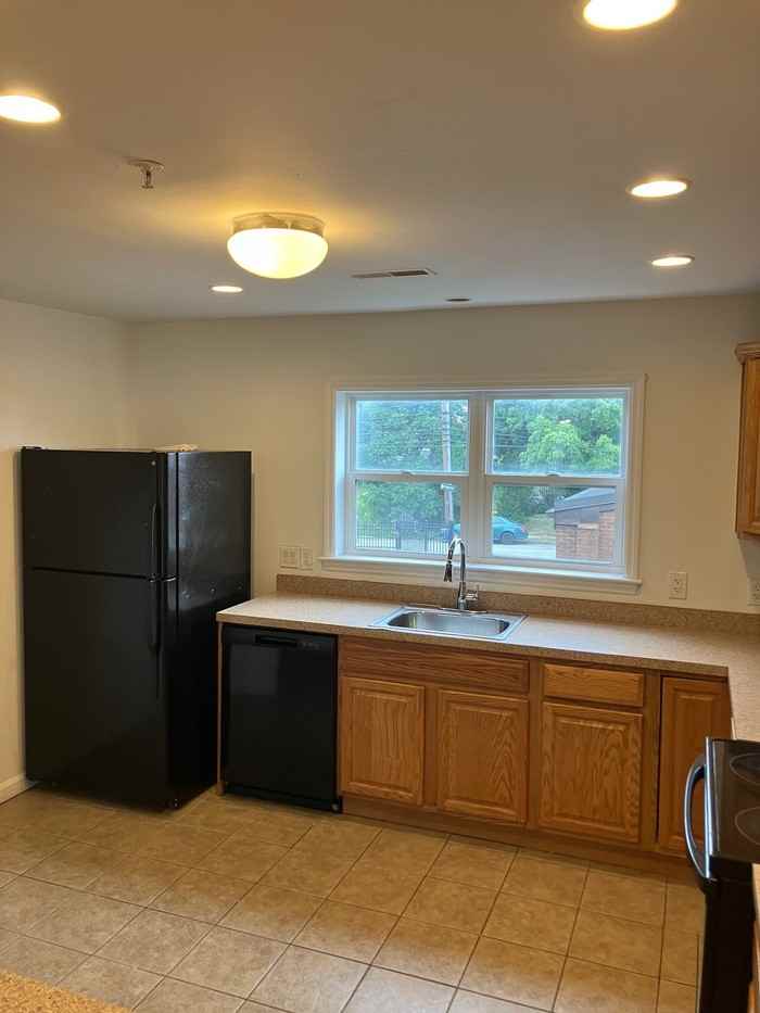 5299 Crowson Ave - Photo 3 of 12