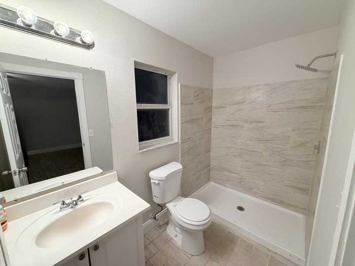 1365 18th St - Photo 5 of 12
