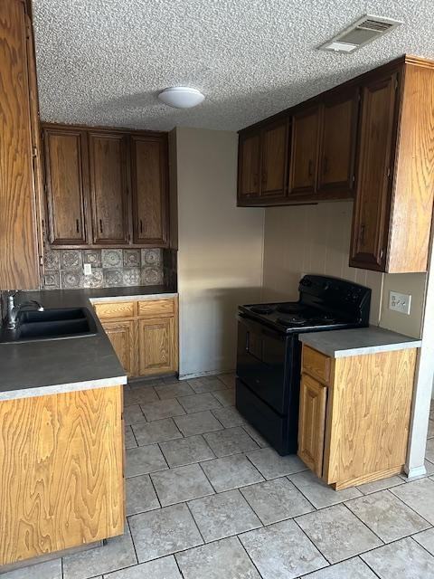 2410 Norwich Ave - Photo 6 of 12