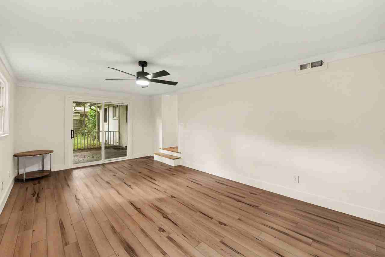 5815 Hume Ave - Photo 7 of 11