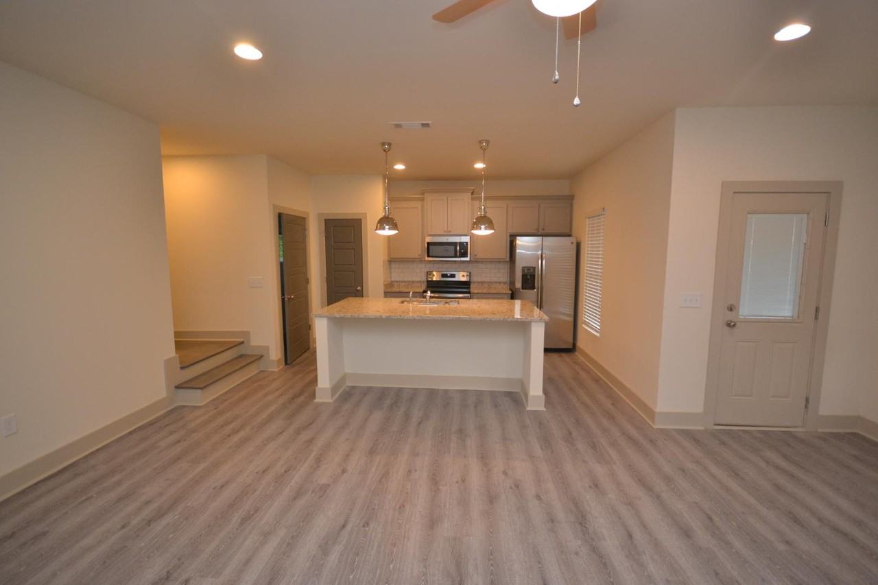 704-706 Maryland St - Photo 3 of 10