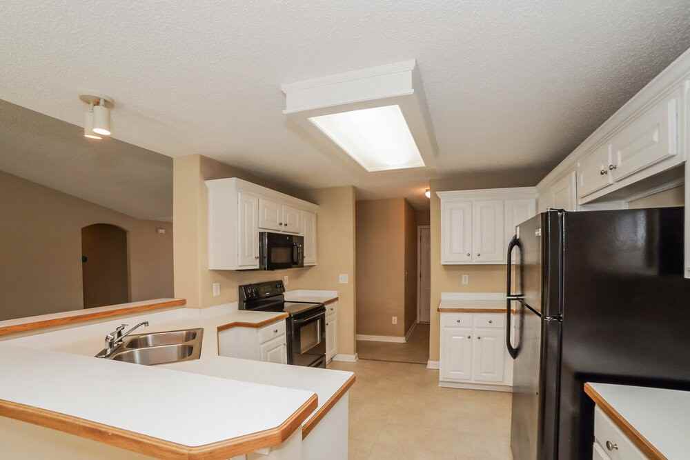 820 Brandon Dr - Photo 6 of 16