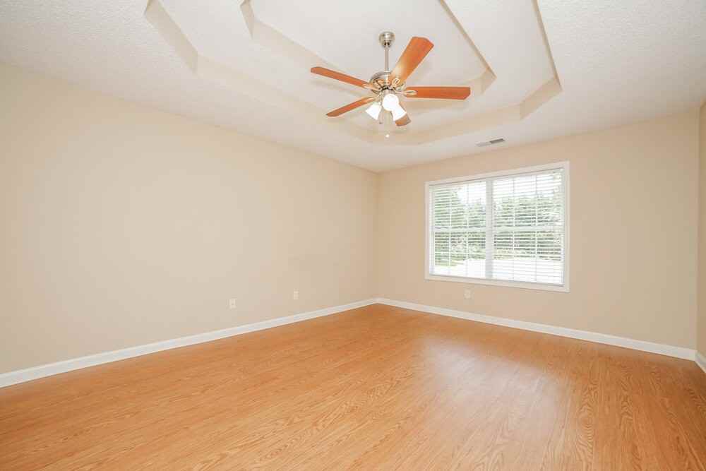 820 Brandon Dr - Photo 7 of 16