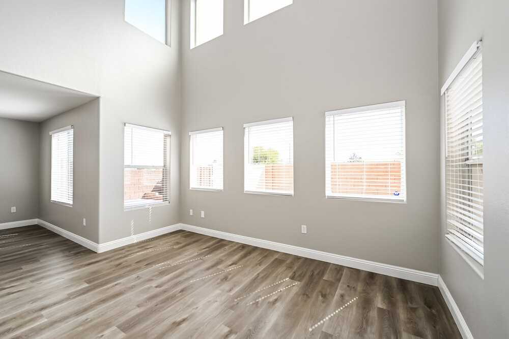 4928 Tioga Pass Ave - Photo 4 of 17