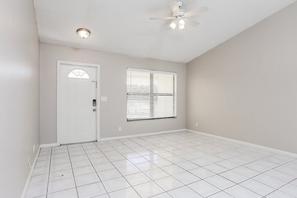 342 La Mancha Ave - Photo 3 of 16