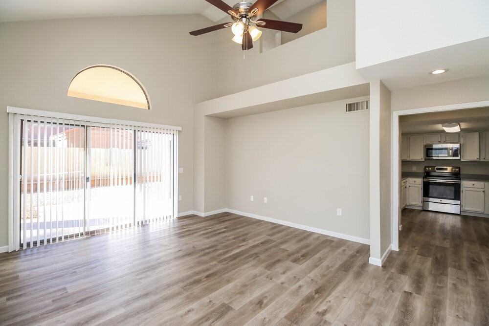 1505 E Commerce Ave - Photo 4 of 17