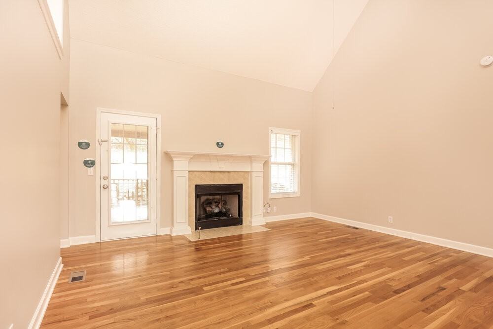 209 Saint Martins Ln - Photo 5 of 17