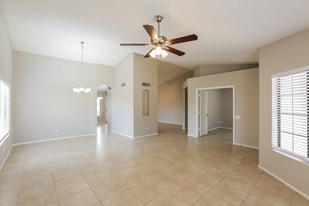 7709 W Redfield Rd - Photo 3 of 16